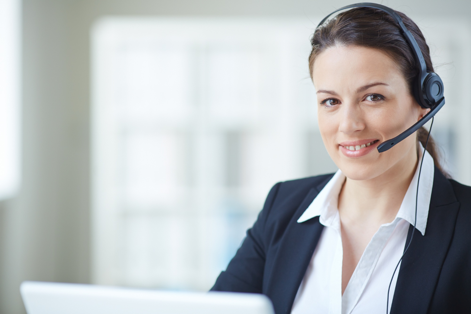 Agent humain disponible pour les demandes importantes